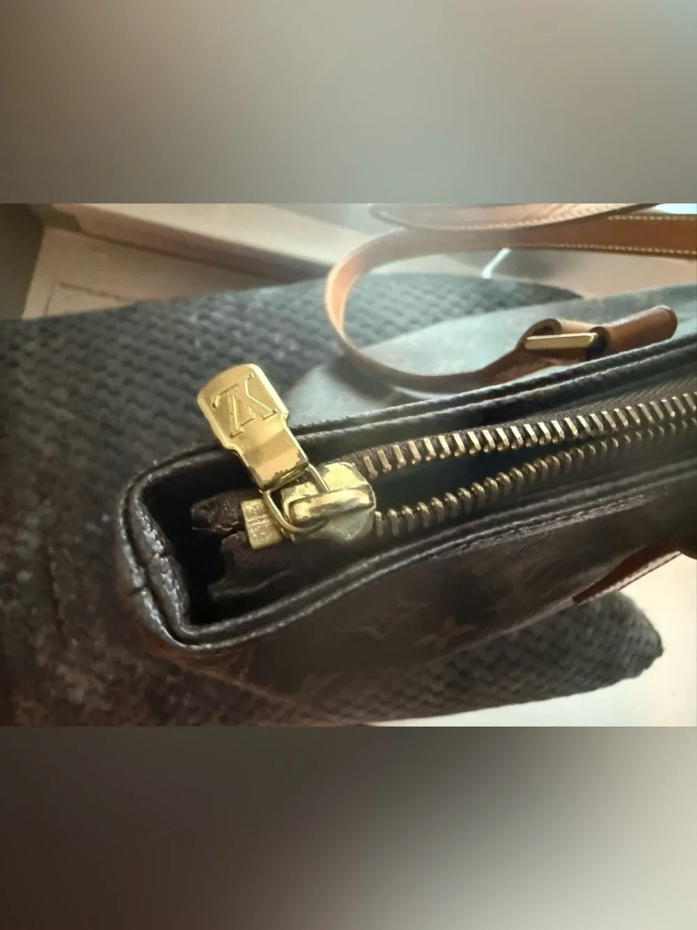 Louis Vuitton Cabas Mezzo - Picture 4 of 11
